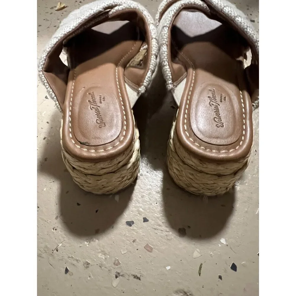 Universal Thread Slide on Platform sandals woman’s size 6.5